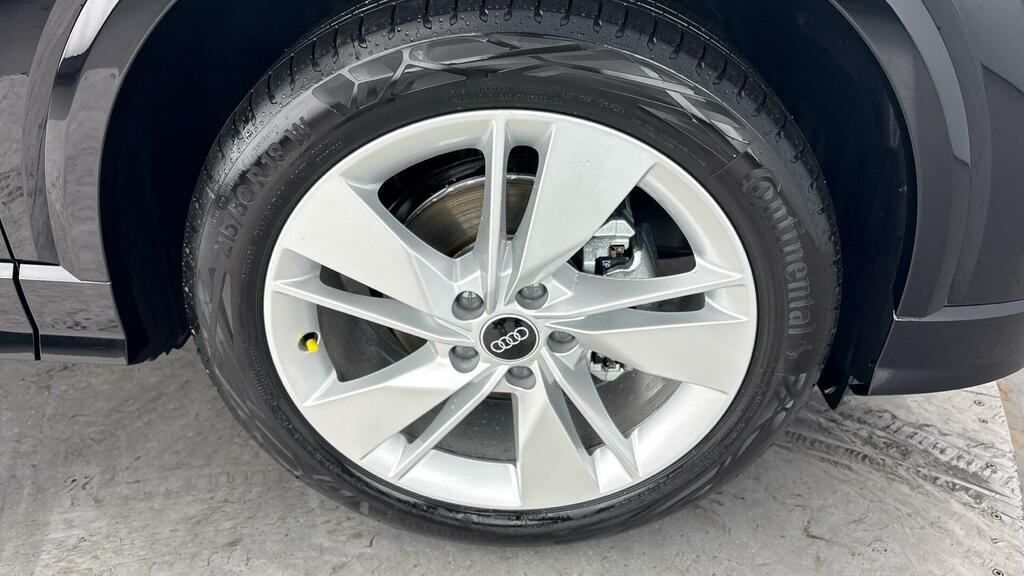Audi Q2 Tfsi Cod 35 S Line S Tronic Euro 6 5-Door Black #4