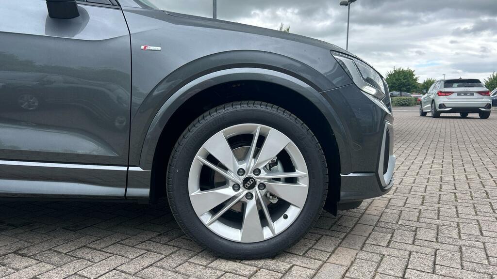 Audi Q2 Tfsi Cod 35 S Line S Tronic Euro 6 5-Door Grey #4