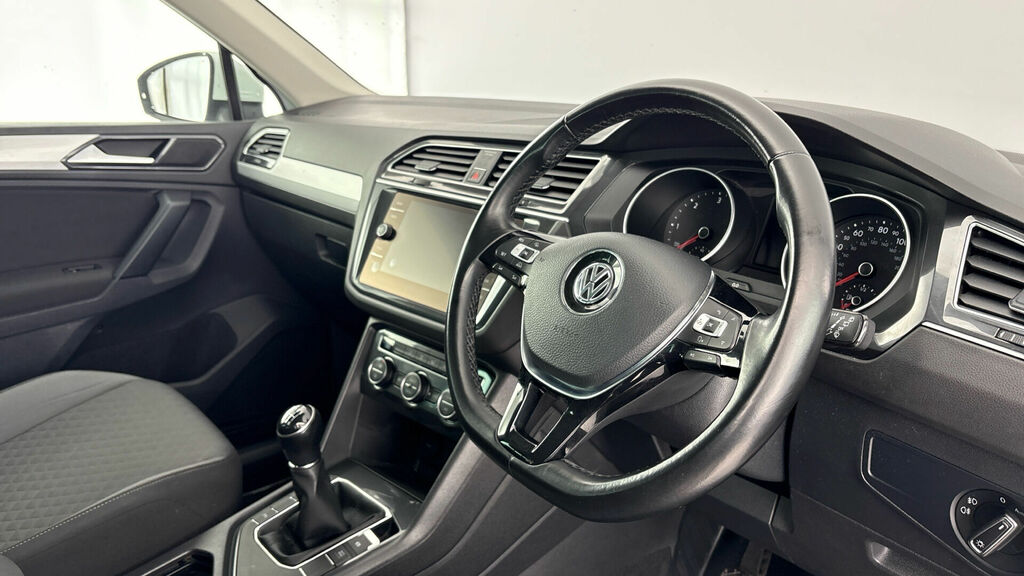 Volkswagen Tiguan 2.0 Tdi Se Euro 6 5-Door WJ67PXX White #6