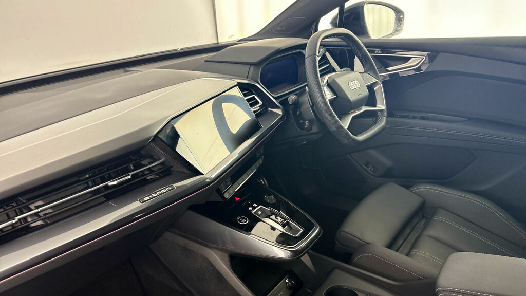 Audi Q4 E Tron 45 Black Edition Quattro 5-Door 82Kwh KP75JYE White #2
