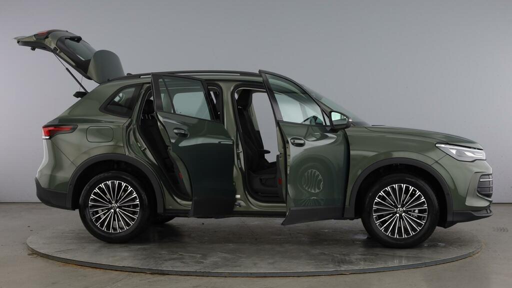 Volkswagen Tiguan Etsi Mhev Life Dsg Euro 6 5-Door Green #6