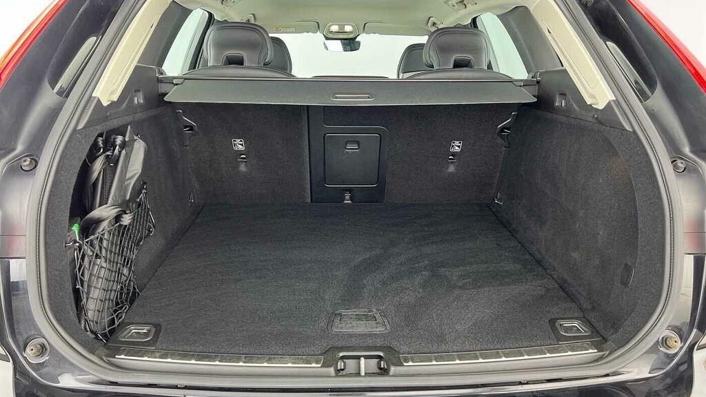 Volvo XC60 2.0 B4 Mhev Plus Euro 6 5-Door ML23ENC Black #5