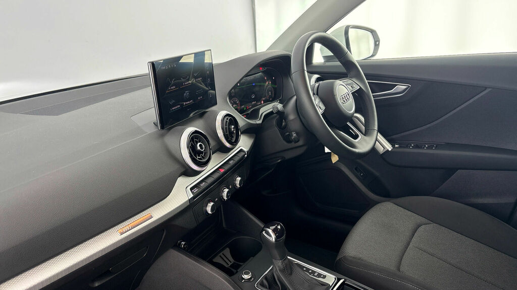Audi Q2 Tfsi Cod 35 Sport S Tronic Euro 6 5-Door CN75XFJ White #2