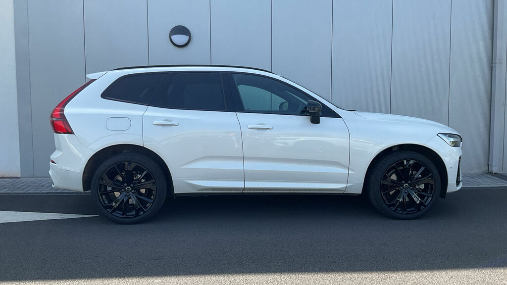 Volvo XC60 2.0 B5 Mhev Plus Black Edition Euro 6 5-Door CA75UHX White #4