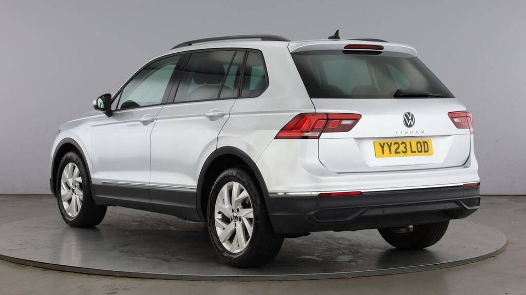 Volkswagen Tiguan Tsi Life Dsg Euro 6 5-Door YY23LOD Silver #2