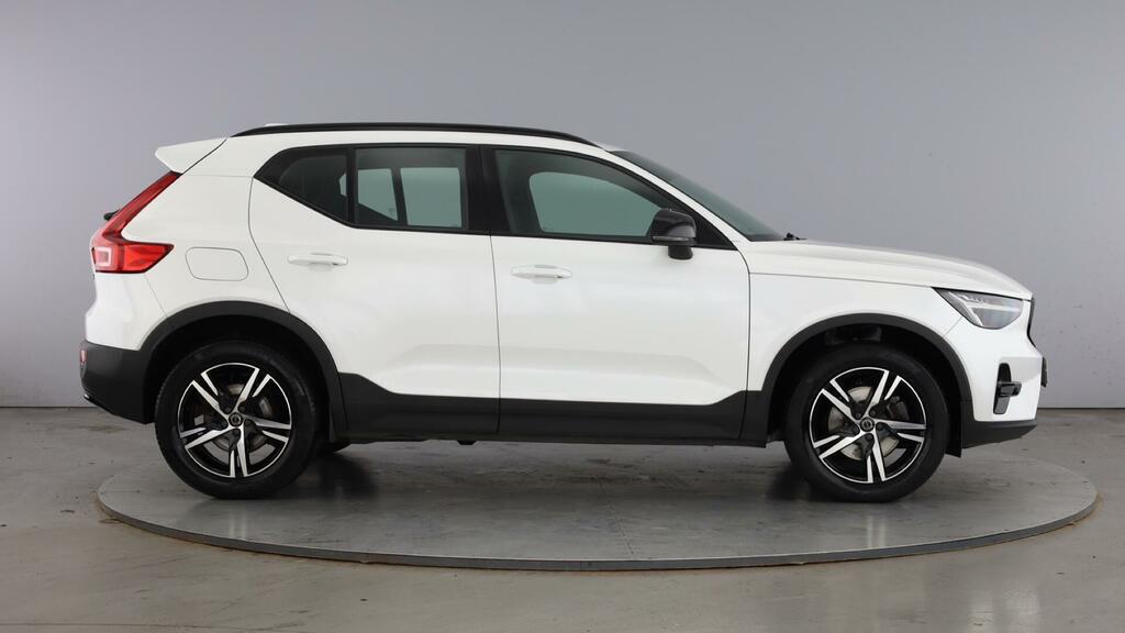 Volvo XC40 2.0 B3 Mhev Plus Dark Dct Euro 6 5-Door WR22HLC White #3