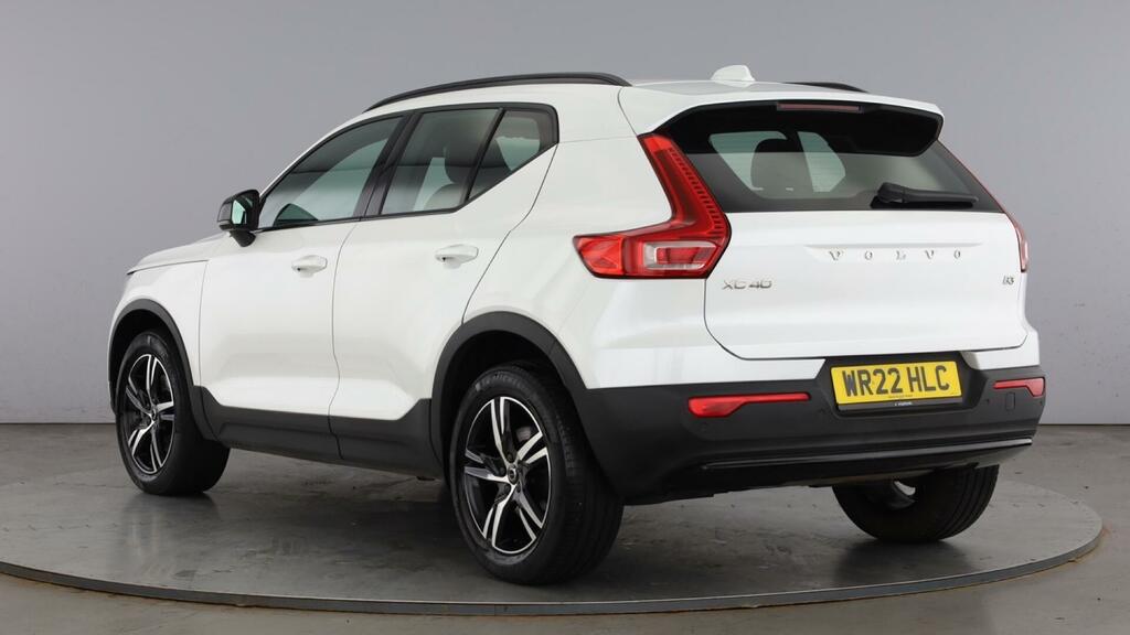 Volvo XC40 2.0 B3 Mhev Plus Dark Dct Euro 6 5-Door WR22HLC White #2