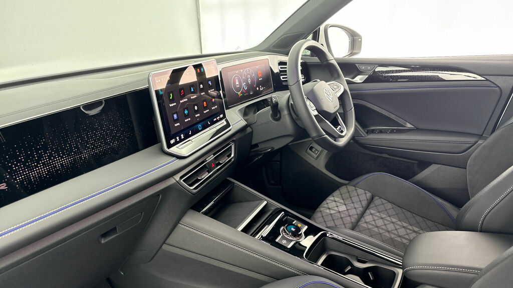 Volkswagen Tiguan Etsi Mhev R-line Dsg Euro 6 5-Door WR75LGY White #2