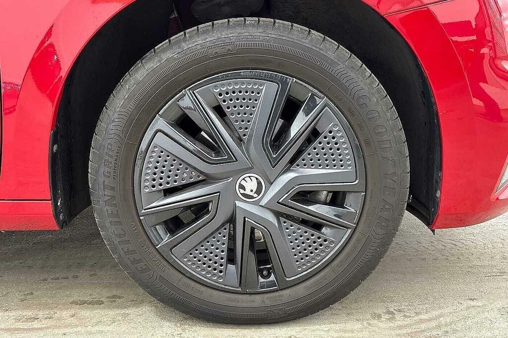 Skoda Fabia 1.0 Tsi Design Edition Dsg Euro 6 5-Door DG75EFU Red #4