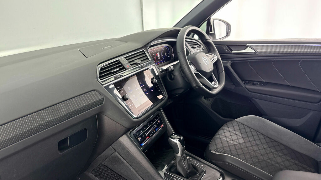 Volkswagen Tiguan Tsi R-line Dsg Euro 6 5-Door WG23YFX White #2