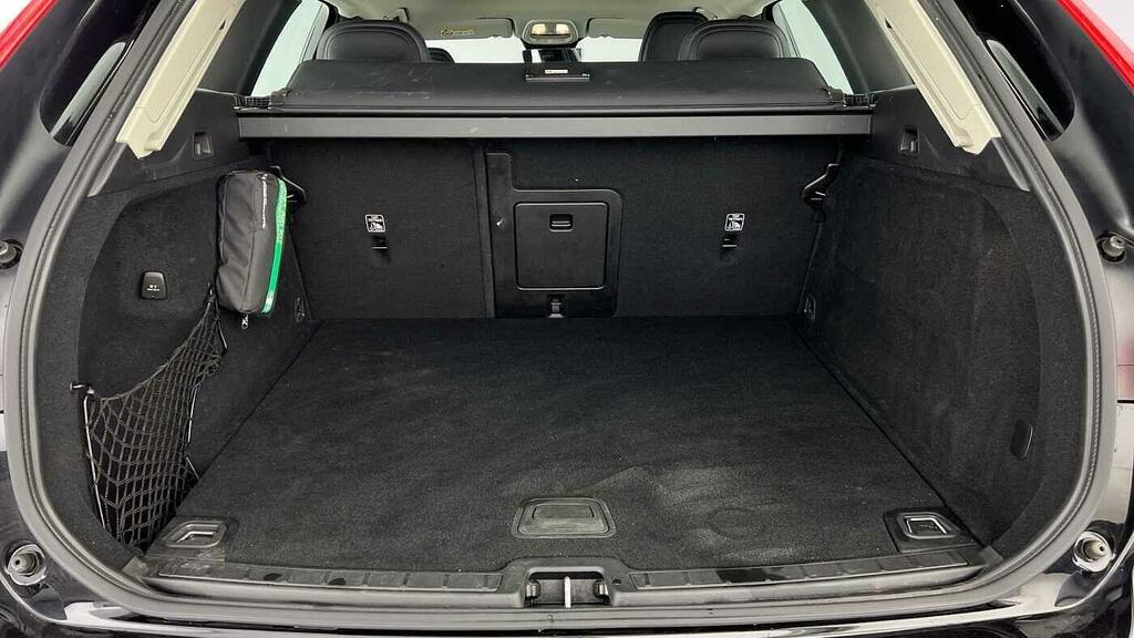 Volvo XC60 2.0 B5 Mhev Core Euro 6 5-Door YW23AUT Black #5