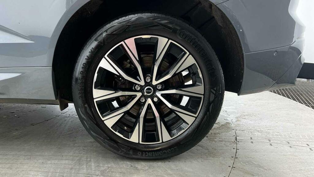 Volvo XC60 2.0 B4 Mhev Plus Euro 6 5-Door SB72BBJ Grey #4
