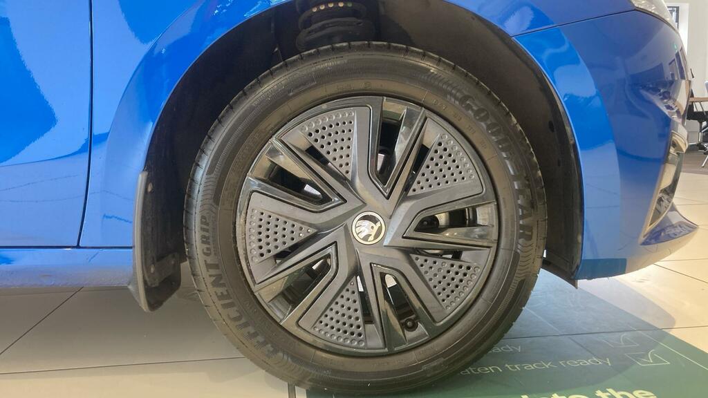 Skoda Fabia 1.0 Tsi Design Edition Euro 6 5-Door VK74YLL Blue #4