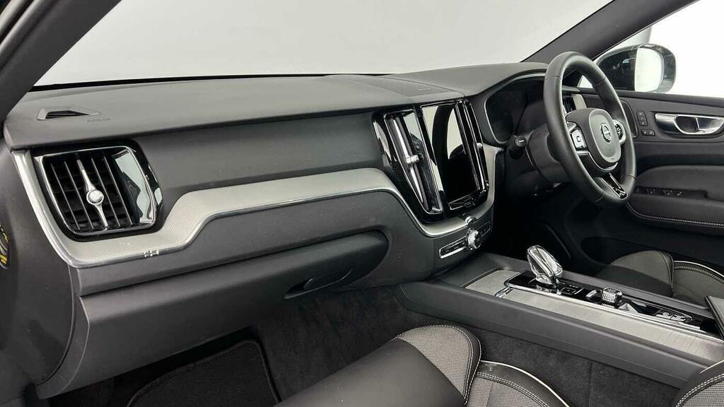 Volvo XC60 2.0 B4 Mhev Plus Euro 6 5-Door YL72ZZM Black #6