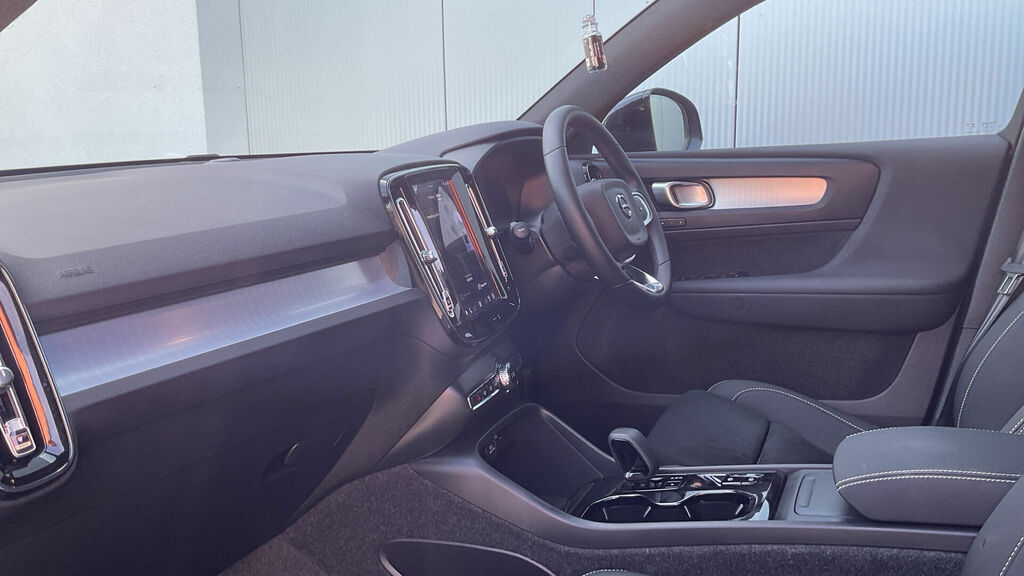 Volvo XC40 2.0 B3 Mhev Plus Black Edition Dct Euro 6 5-D CK75UUL Blue #2