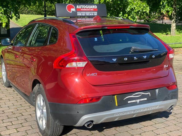 Volvo V40 Cross Country 2.0 D4 Se Nav Red #6