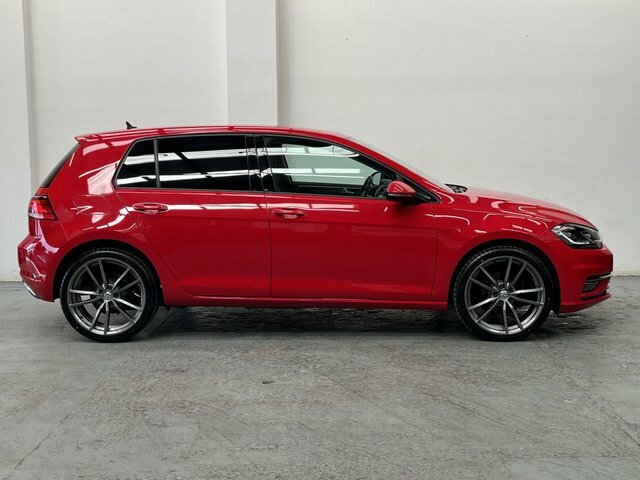 Volkswagen Golf 1.2 Tsi Match Edition  Red #2