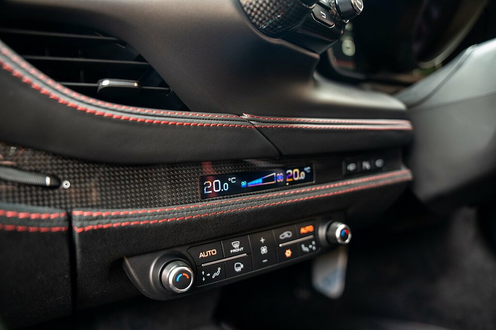 Ferrari F8 Tributo 3.9T V8 Coupe F1 Dct Euro 6 Ss  #77
