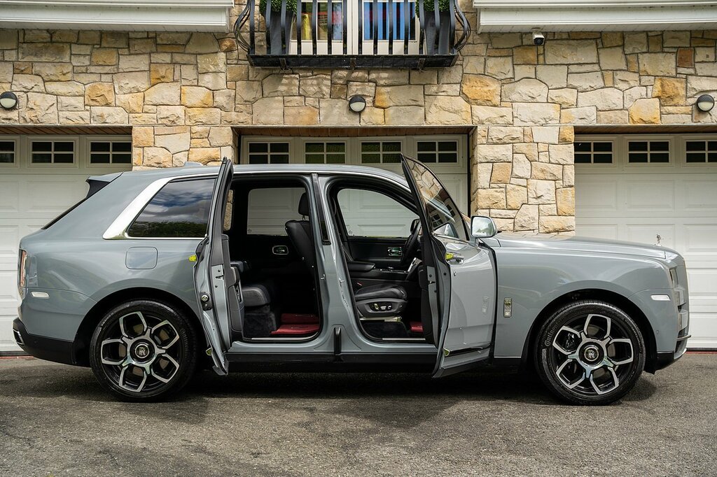 Rolls-Royce Cullinan 6.75 V12 Suv 4Wd Euro 6 563 Bhp LF73AMX Grey #4