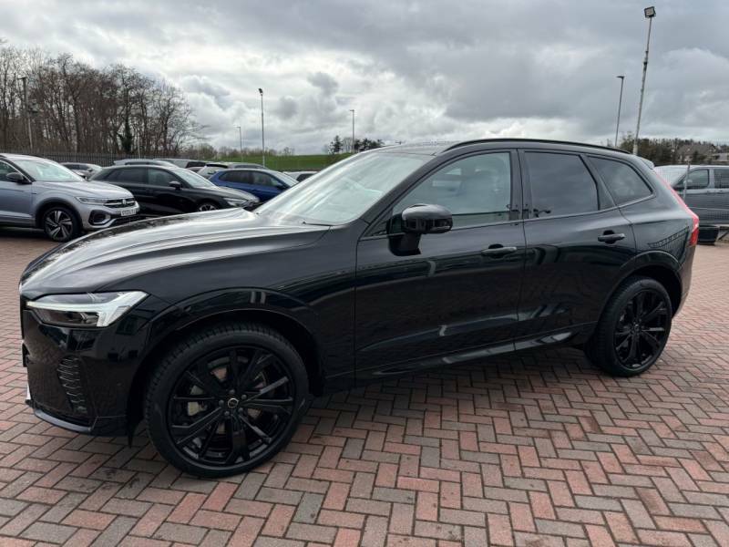 Volvo XC60 2.0 B5p 250 Awd Black Edition Plus - 2025 75 WF75ECX Black #4