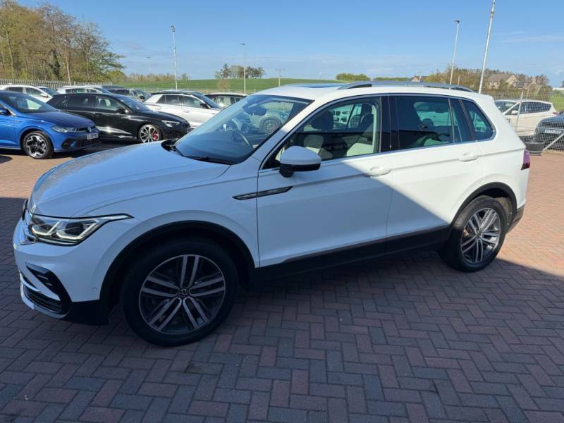 Volkswagen Tiguan 2.0Tdi 200 Elegance 4-Motion - 2021 21 SL21HLK White #4