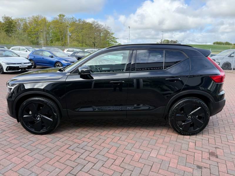 Volvo XC40 2.0 B4p 197 Black Edition Plus - 2025 75 WF75DWD Black #5