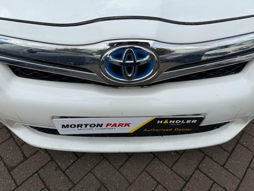 Toyota Auris Hatchback 1.8 Vvt-h T Spirit Cvt Euro 5 Ss SP61YJK White #4