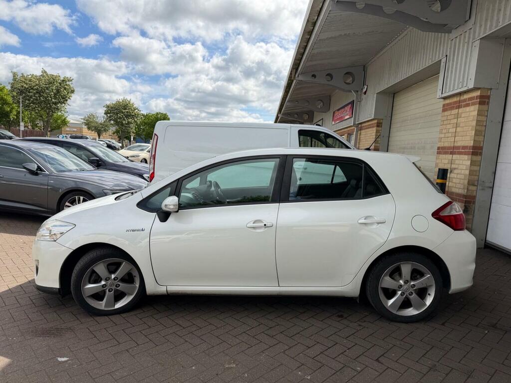 Toyota Auris Hatchback 1.8 Vvt-h T Spirit Cvt Euro 5 Ss SP61YJK White #6