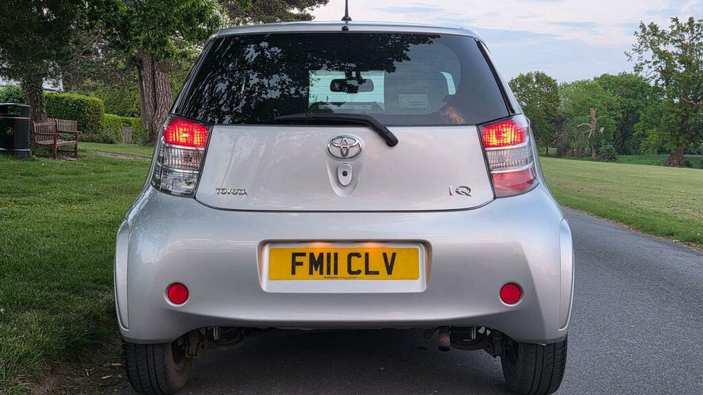 Toyota IQ 1.0 Vvt-i 2 Euro 5 201111 Silver #6
