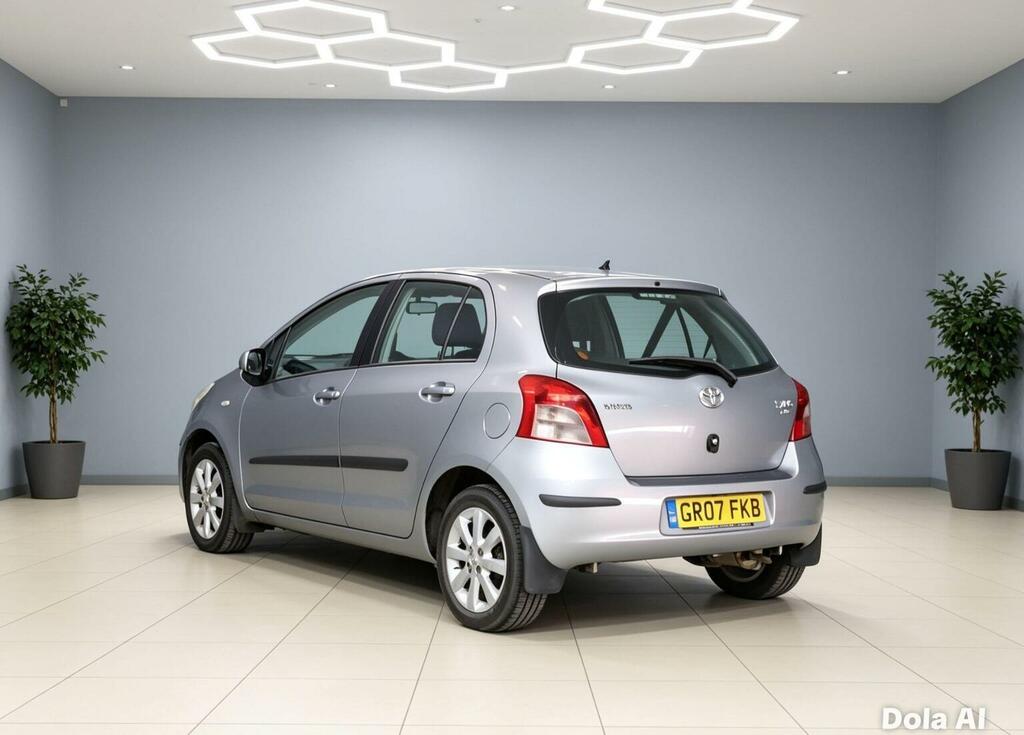 Toyota Yaris 1.3 Vvt-i Zinc 200707 Silver #4