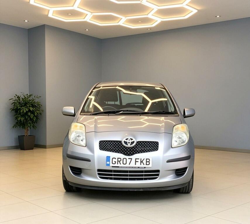 Toyota Yaris 1.3 Vvt-i Zinc 200707 Silver #2