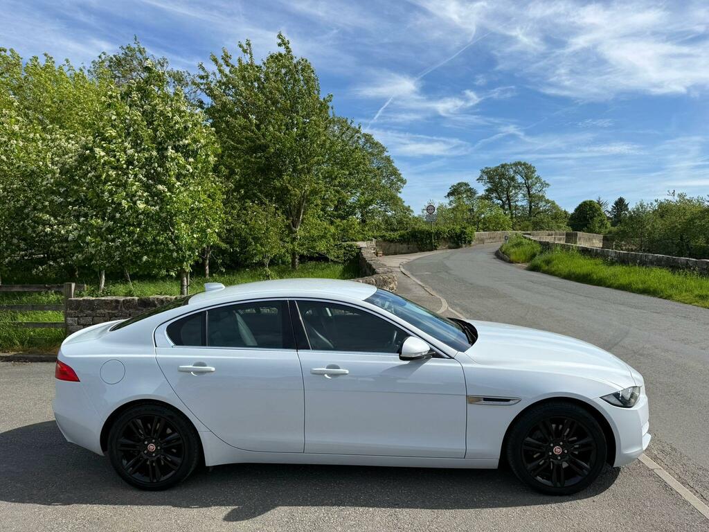 Jaguar XE 2.0I Gpf Prestige Euro 6 Ss YB19OFW White #4