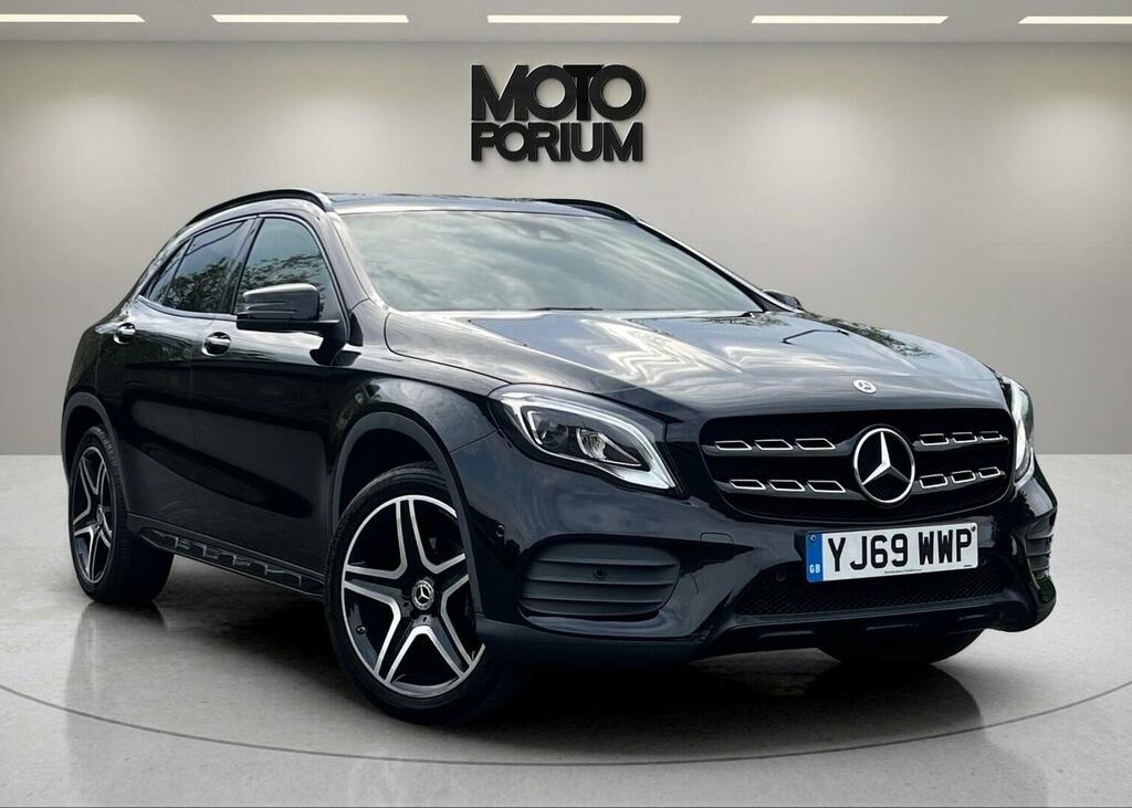 Mercedes-Benz GLA Class Suv 1.6 Gla200 Amg Line Edition Plus 7G-dct Euro YJ69WWP Black #2