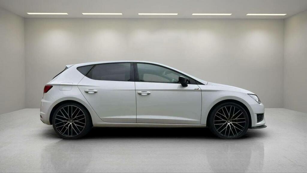 Seat Leon Hatchback 2.0 Tsi Cupra 290 Black Euro 6 Ss DC66JXA White #2