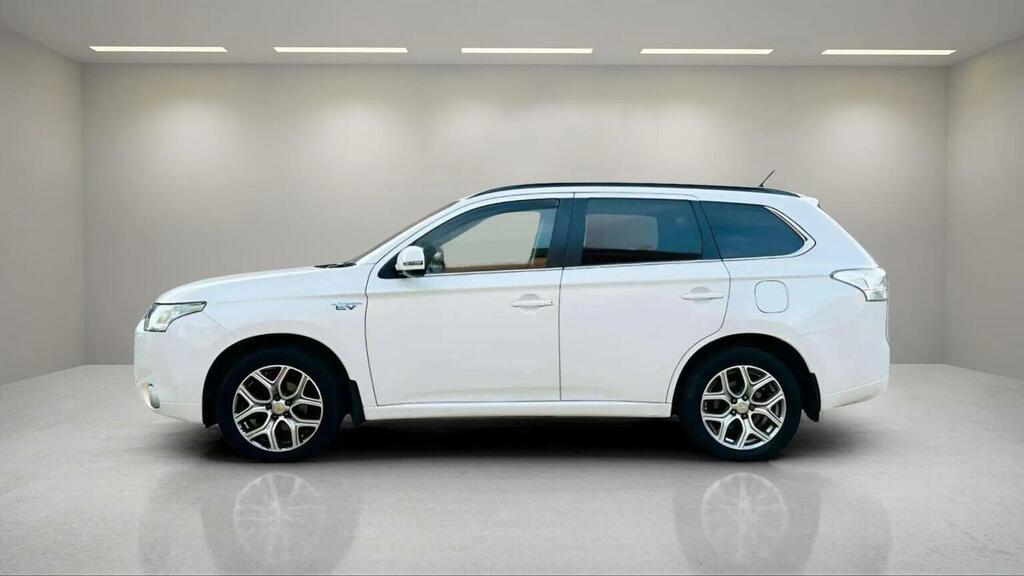 Mitsubishi Outlander Suv 2.0H 12Kwh Gx4h Cvt 4Wd Euro 5 Ss 2014 White #5