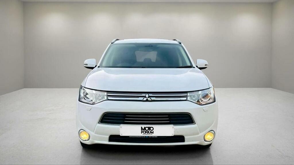 Mitsubishi Outlander Suv 2.0H 12Kwh Gx4h Cvt 4Wd Euro 5 Ss 2014 White #3