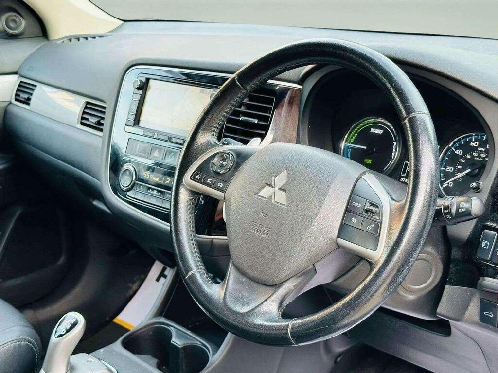 Mitsubishi Outlander Suv 2.0H 12Kwh Gx4h Cvt 4Wd Euro 5 Ss 2014 White #6