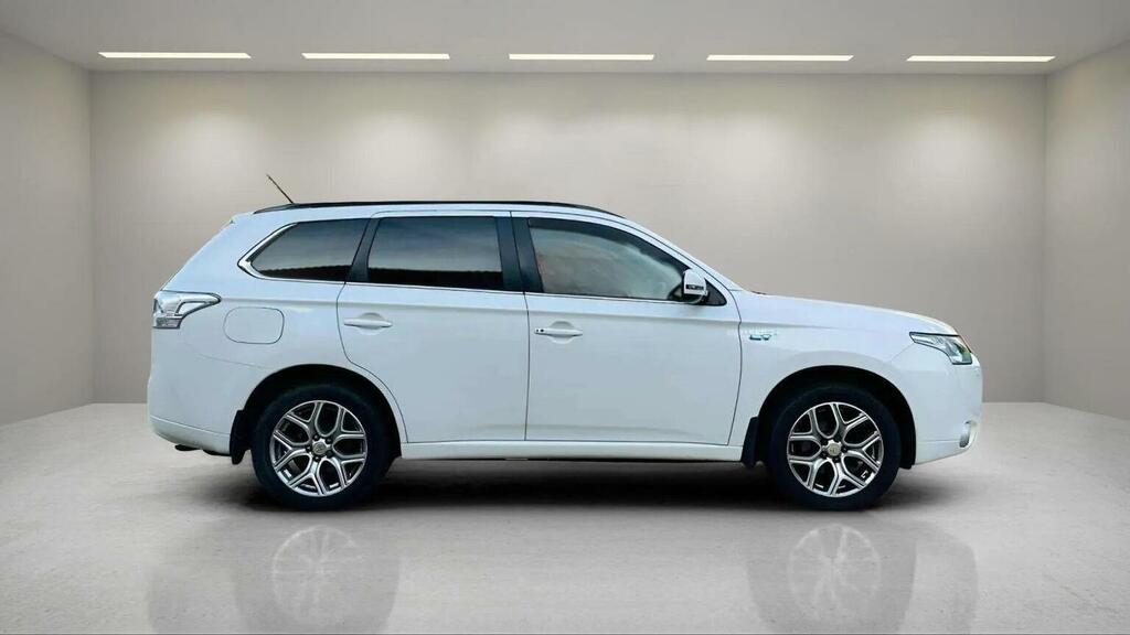 Mitsubishi Outlander Suv 2.0H 12Kwh Gx4h Cvt 4Wd Euro 5 Ss 2014 White #4