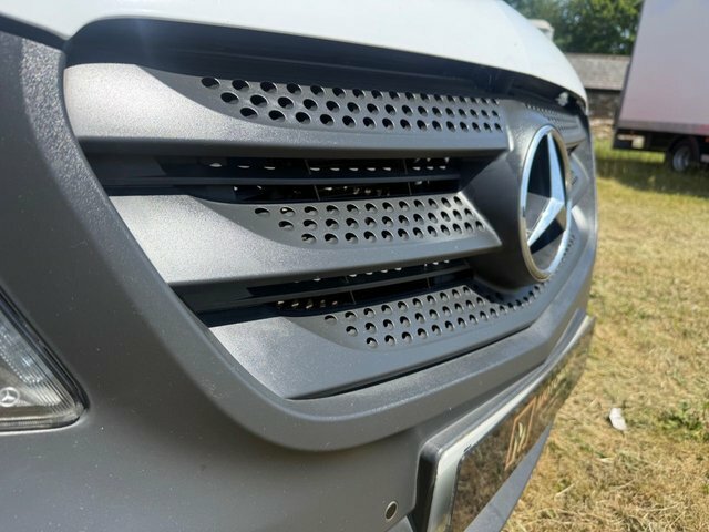 Mercedes-Benz Vito Manual YC69YXV White #2