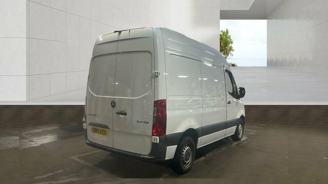 Mercedes-Benz Sprinter Manual SN19KZO White #4