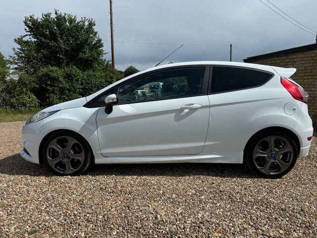 Ford Fiesta Manual ND64MME White #4