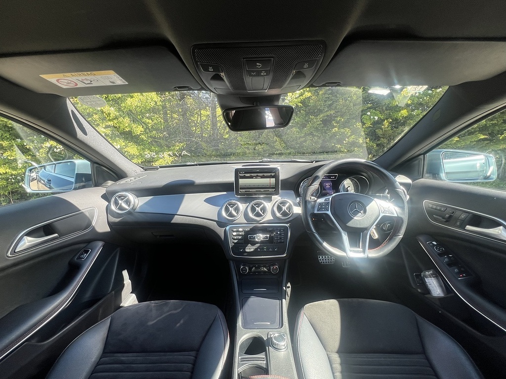 Mercedes-Benz GLA Class Gla 180 Amg Line Premium #2