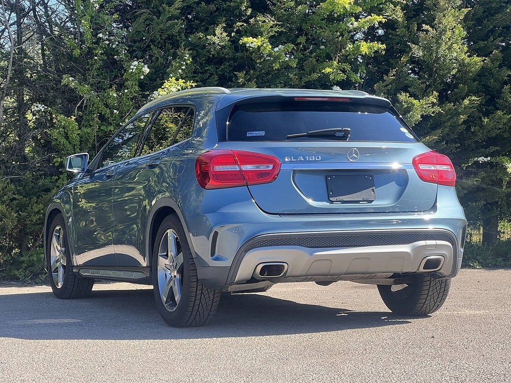 Mercedes-Benz GLA Class Gla 180 Amg Line Premium #6
