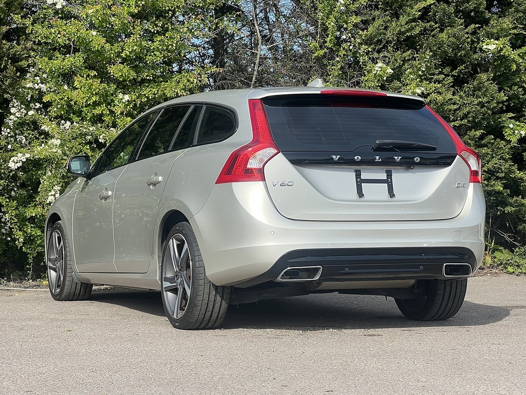 Volvo V60 D4 Dynamic Edition #6