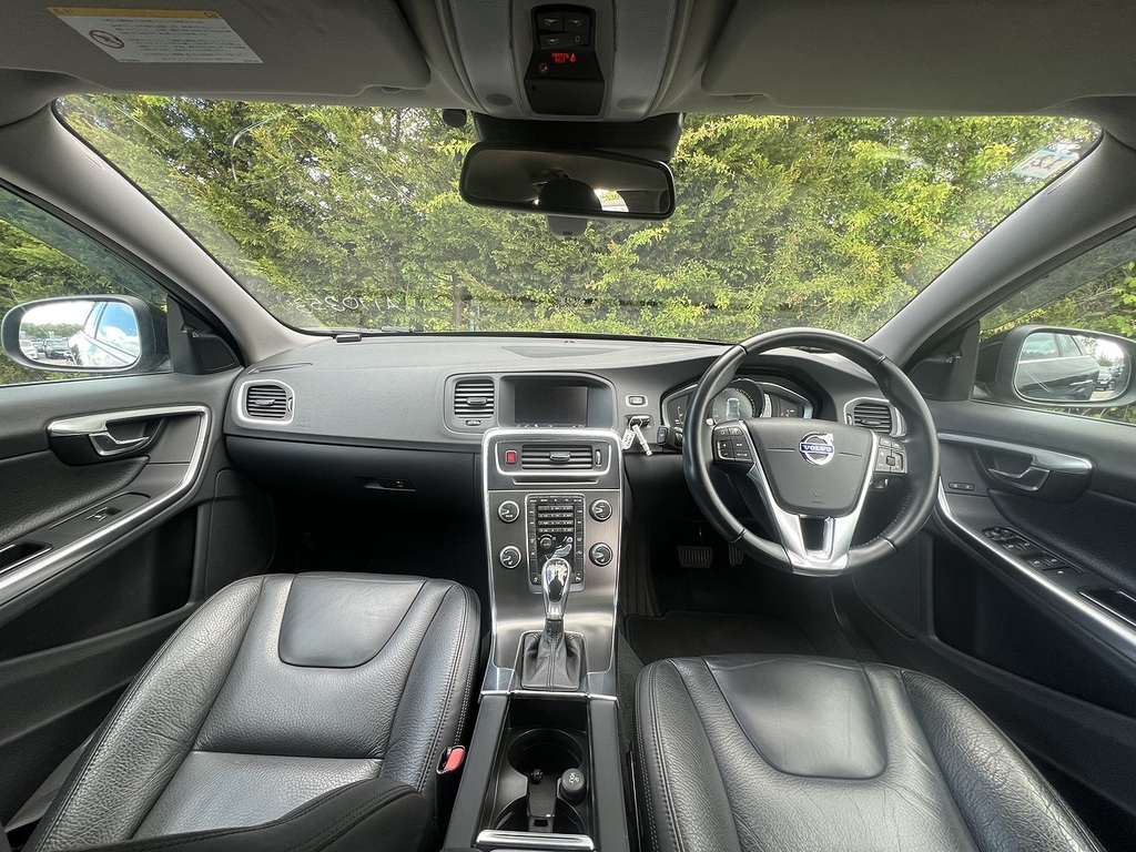 Volvo V60 T4 Se Lux   #2