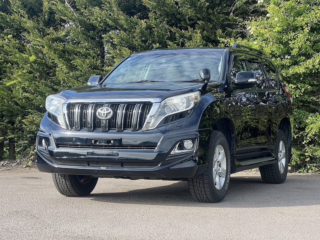 Toyota Land Cruiser Invincible #3