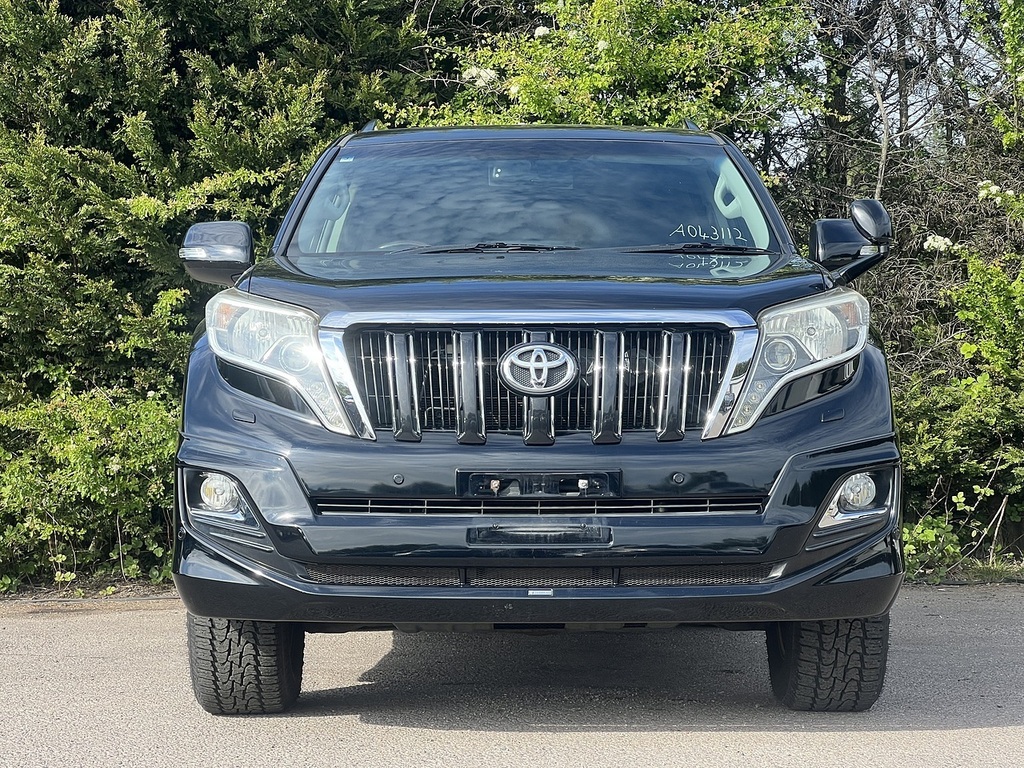 Toyota Land Cruiser Invincible #4