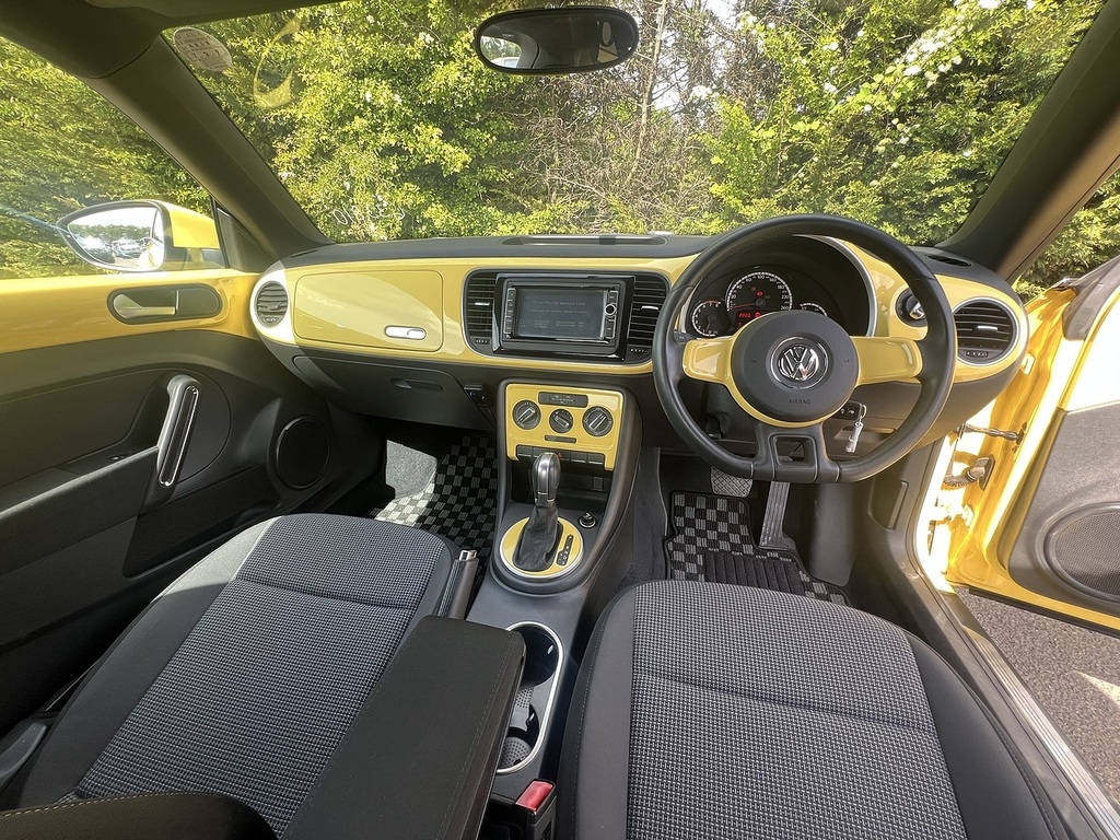 Volkswagen Beetle Design Tsi Dsg #2