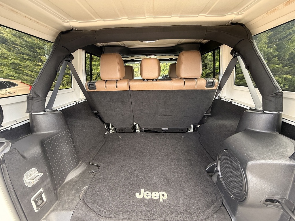 Jeep Wrangler Sahara #6