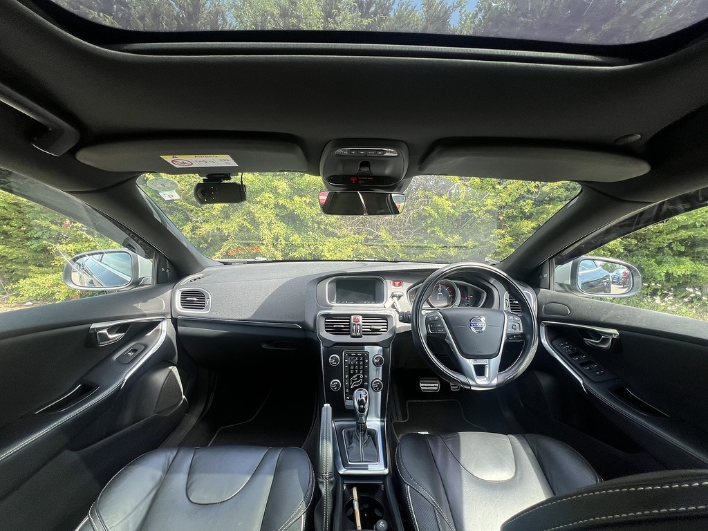 Volvo V40 D4 R-design Lux Nav  #2